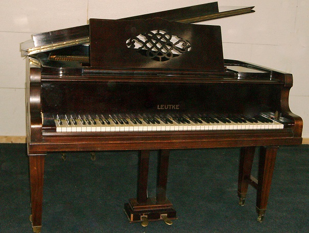 gebrauchter Flügel der Leipziger Klavierbaufirma Leutke Mod. 170